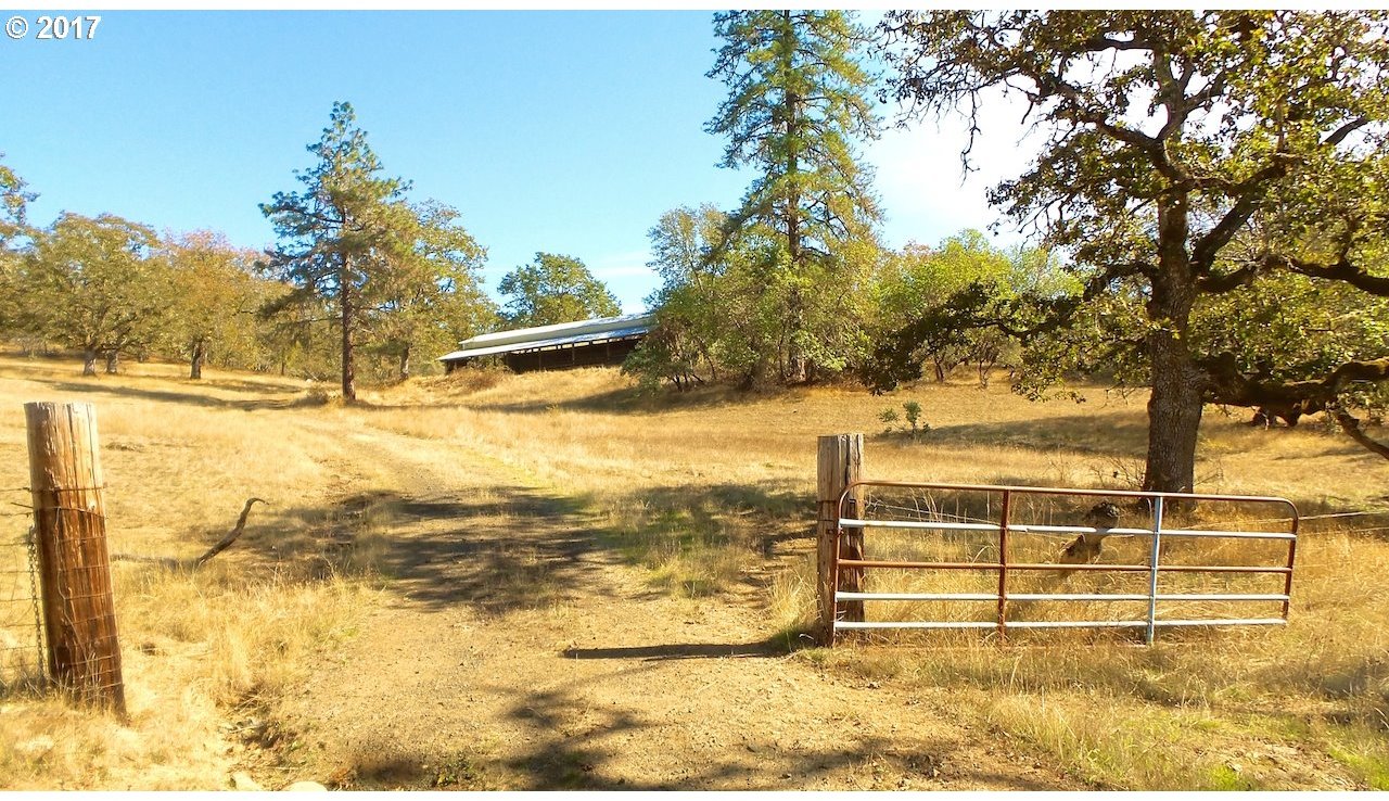 4077 Colonial Road Roseburg, OR 97471 - Photo 27 of 32 Gallery Image 27