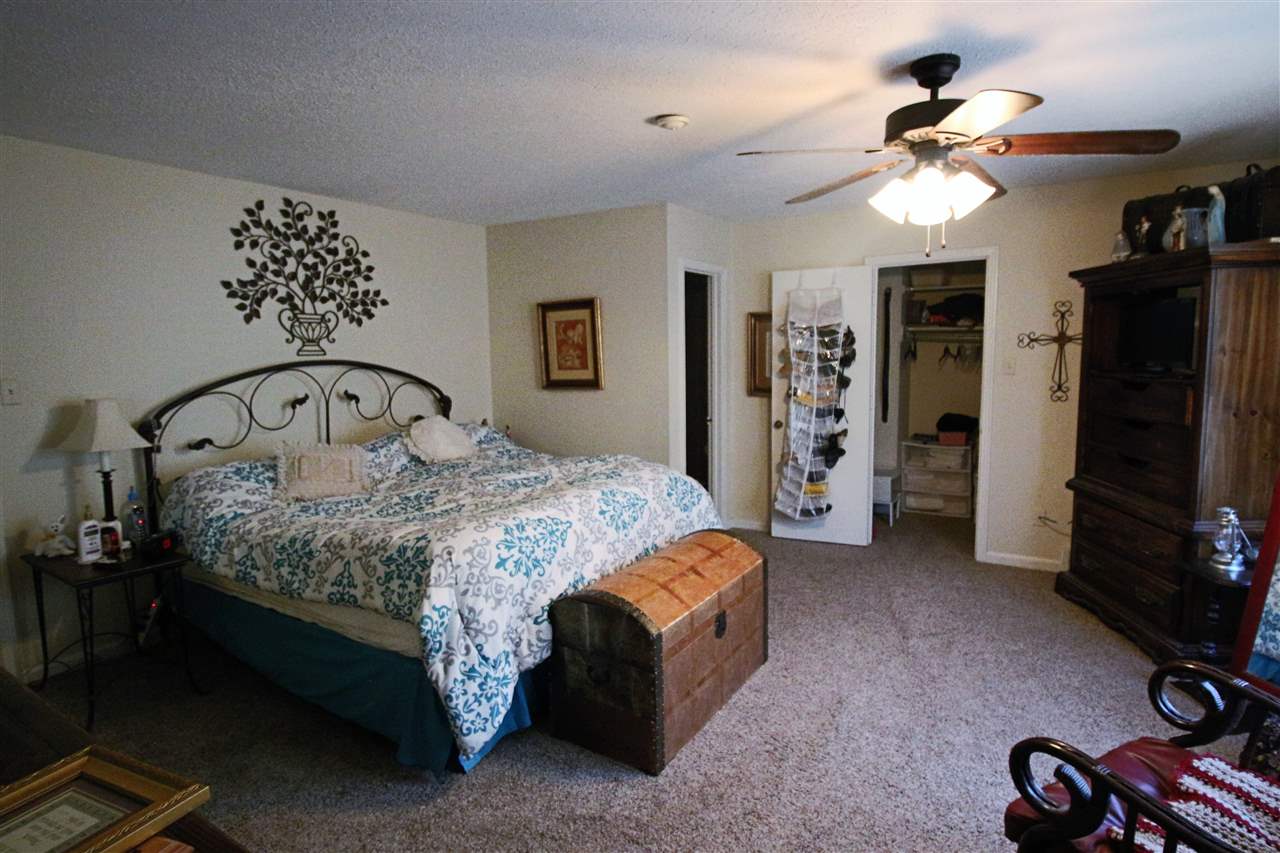 7034 Country Road, Unit 2 Germantown, TN 38138 - Photo 14 of 19 This Master has a Full Bath and a Large Walk-In Closet!