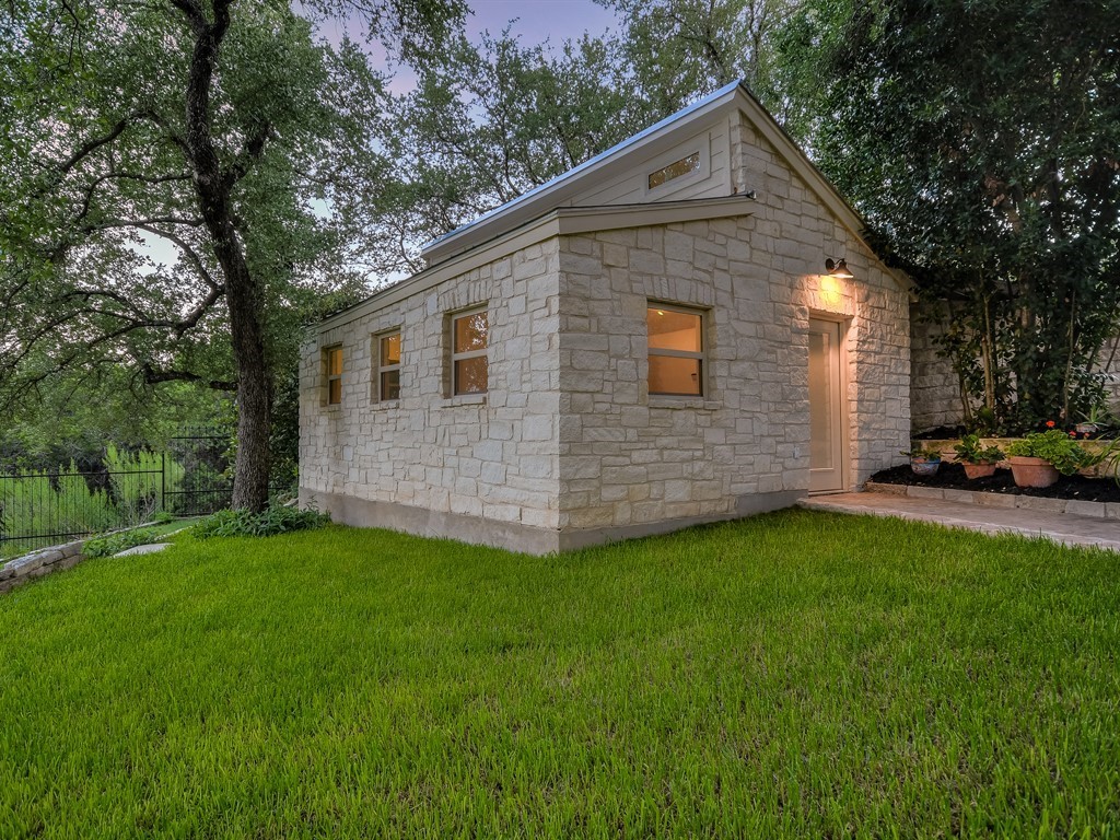 805 Crystal Mountain Drive Austin, TX 78733 - Photo 33 of 38