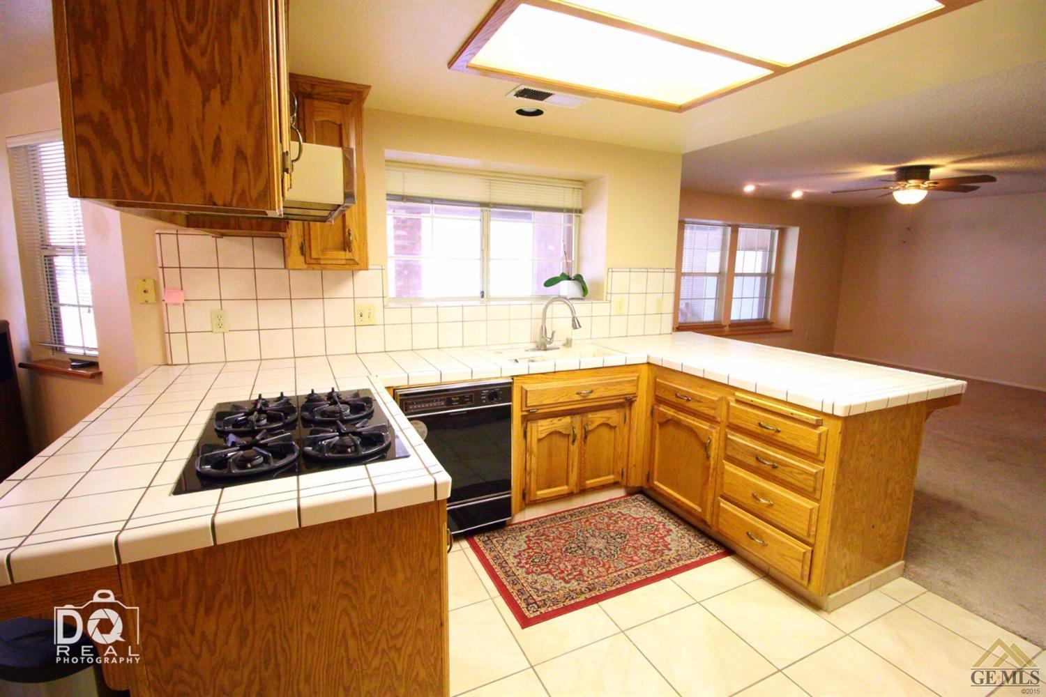 1813 Jenkins Road Bakersfield, CA 93314 - Photo 7 of 30 Gallery Image 7