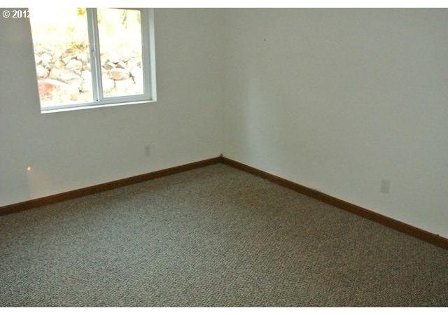176 Peppermill Road Kelso, WA 98626 - Photo 7 of 16 Gallery Image 7