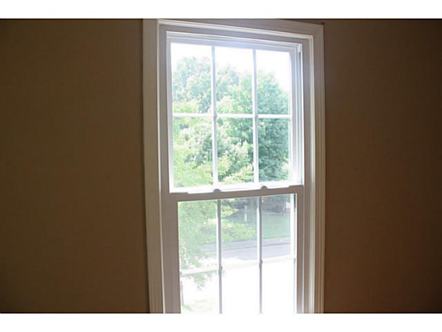 396 Great Falls Road Collierville, TN 38017 - Photo 7 of 15 Close up of new windows