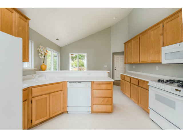 544 Monterey Road, Unit B Pacifica, CA 94044 - Photo 9 of 25 Gallery Image 9