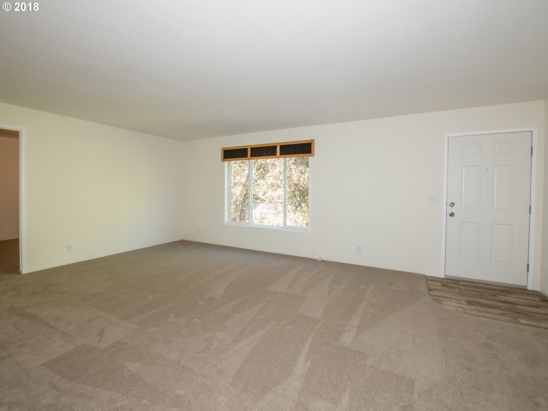 354 36th Street Springfield, OR 97478 - Photo 2 of 19