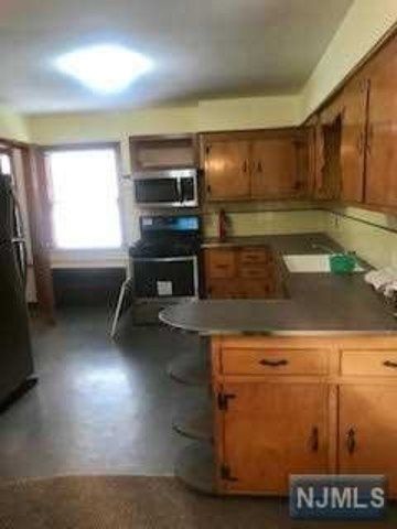 140 Baldwin Place, Unit 2 Bloomfield, NJ 07003 - Photo 5 of 10