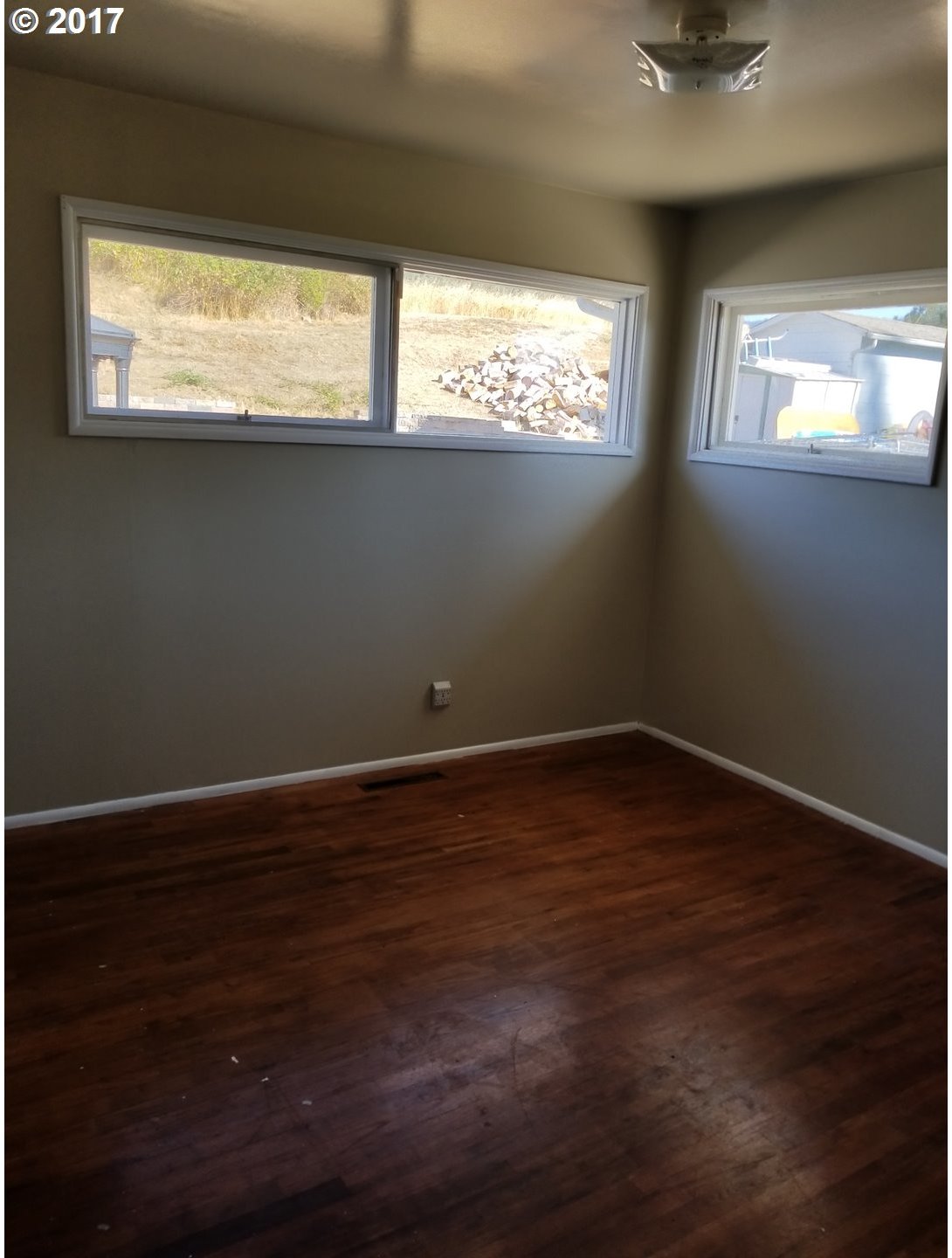 231 Oak Street Riddle, OR 97469 - Photo 7 of 21