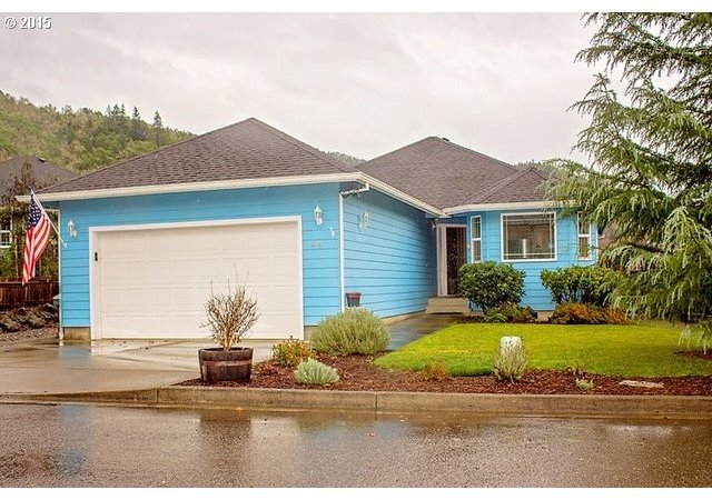 240 Village Drive Winchester, OR 97495 - Photo 18 of 19