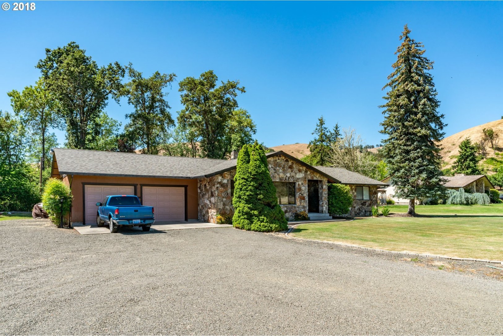 17831 North Bank Road Roseburg, OR 97470 - Photo 2 of 29 Gallery Image 2