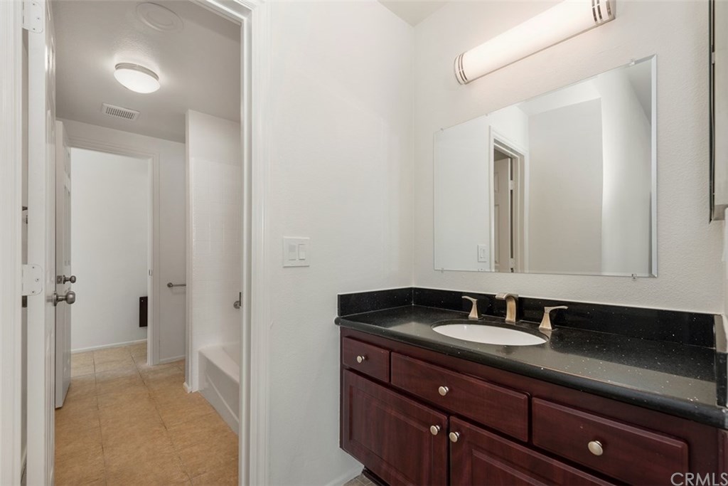 2519 Vanderbilt Lane, Unit 2 Redondo Beach, CA 90278 - Photo 7 of 11