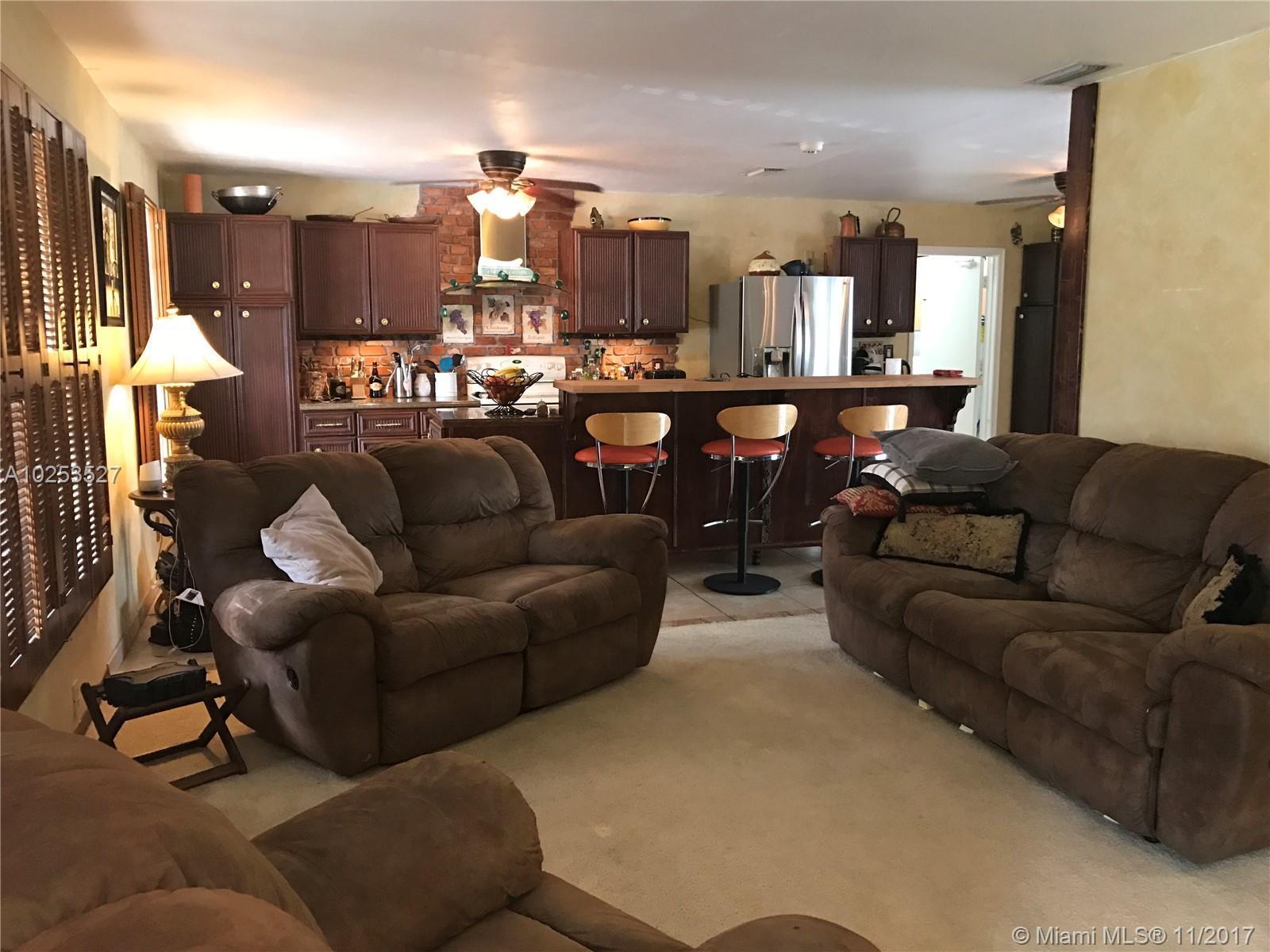 960 Southwest 74th Avenue Plantation, FL 33317 - Photo 4 of 24
