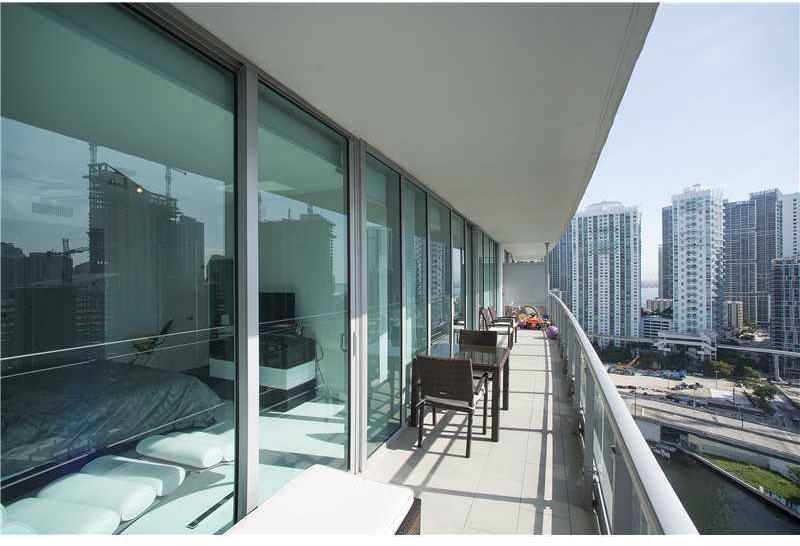 92 Southwest 3rd Street, Unit 2403 Miami, FL 33130 - Photo 8 of 17