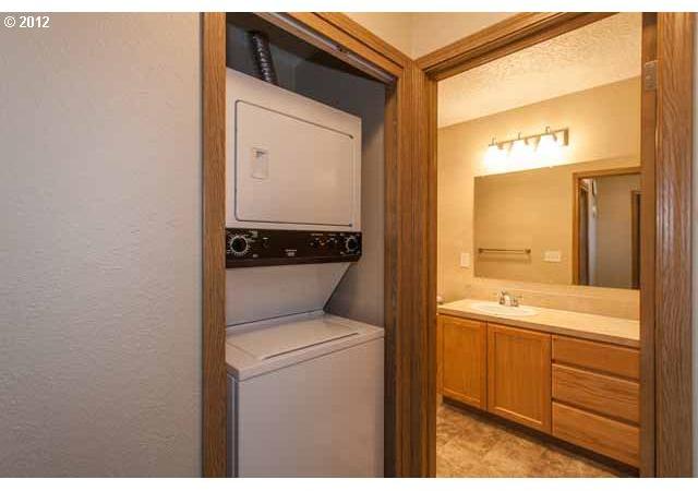 11044 Southwest Greenburg Road, Unit 323 Tigard, OR 97223 - Photo 9 of 13 Gallery Image 9