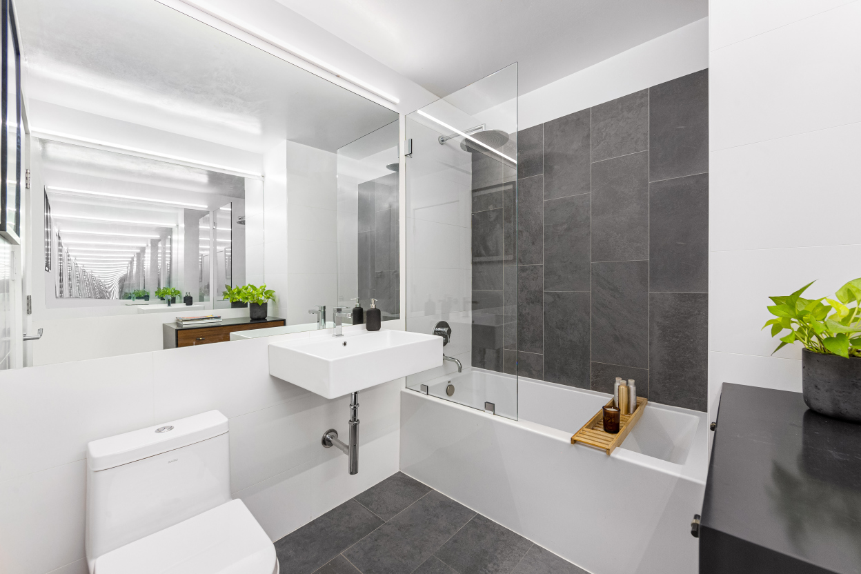 200 East 24th Street, Unit 806 Manhattan, NY 10010 - Photo 6 of 8