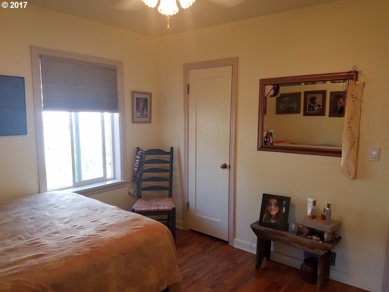 715 Northwest 10th Street Pendleton, OR 97801 - Photo 15 of 24