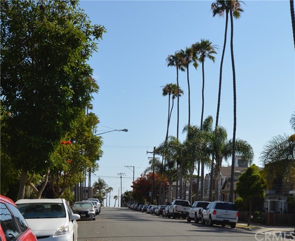138 11th Street Seal Beach, CA 90740 - Photo 3 of 12