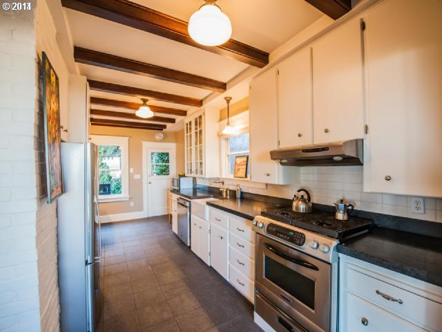 1429 Southwest College Street Portland, OR 97201 - Photo 8 of 16 Gallery Image 8