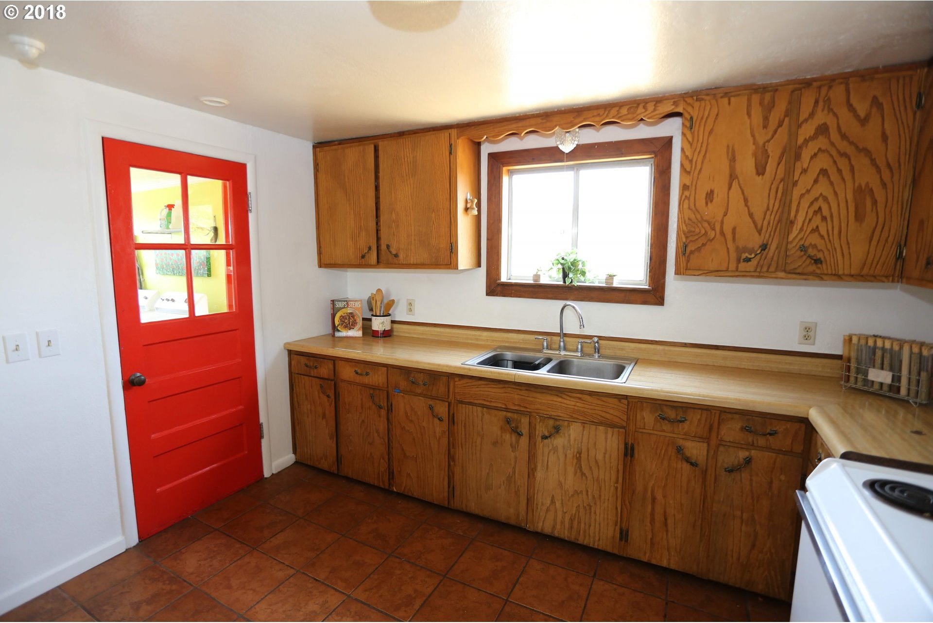 860 West N Street Springfield, OR 97477 - Photo 16 of 18