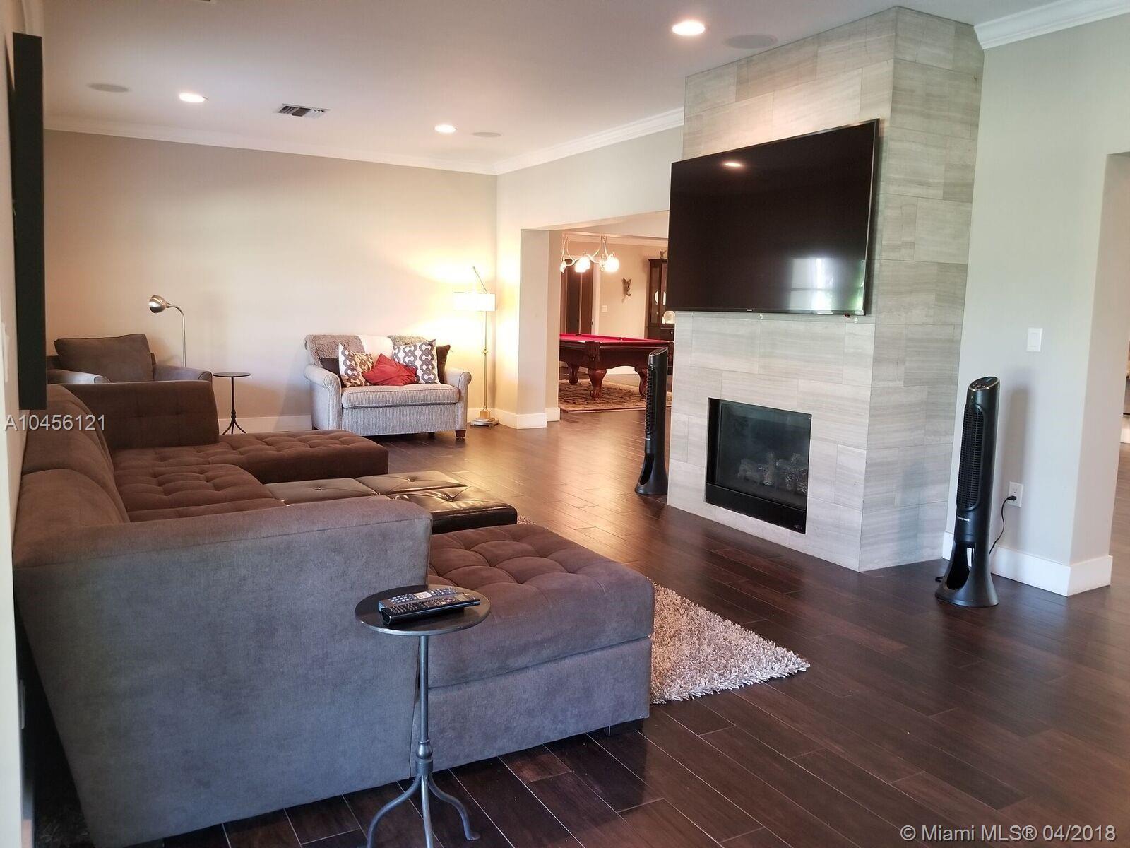 11540 Southwest 80th Road Pinecrest, FL 33156 - Photo 8 of 48 Gallery Image 8