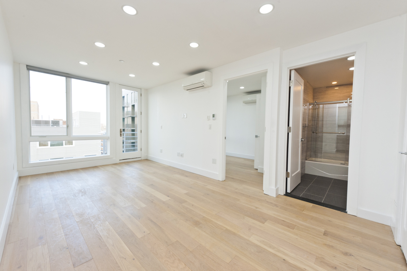 25-10 38th Avenue, Unit 5D Queens, NY 11101 - Photo 4 of 8