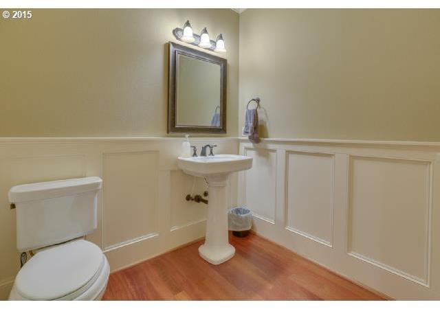 632 Southwest Comus Court Portland, OR 97219 - Photo 6 of 16 Gallery Image 6