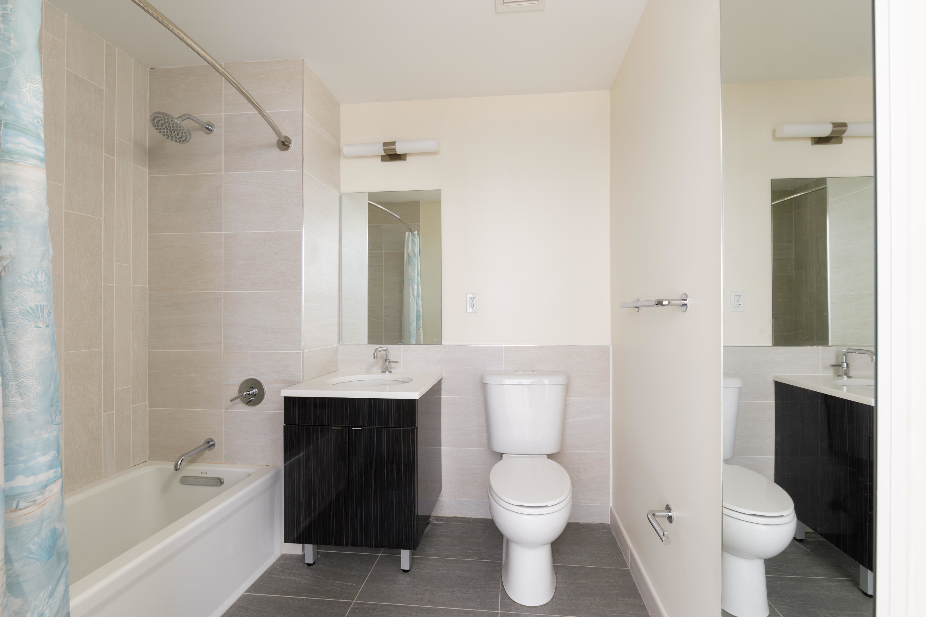 25-19 43rd Avenue, Unit 410 Queens, NY 11101 - Photo 5 of 7