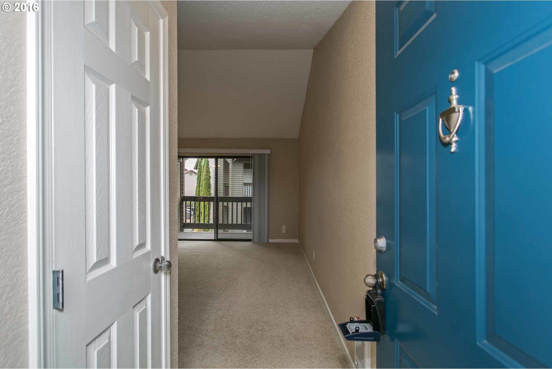 9490 Southwest 146th Terrace, Unit R6 Beaverton, OR 97007 - Photo 8 of 15 Gallery Image 8