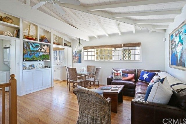 $2,900,000 | 208 Grand Canal, Newport Beach, CA 92662