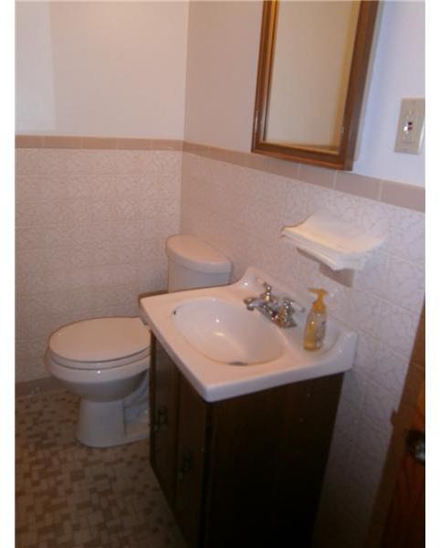 162 Pinchtown Road Baldwin, PA 15236 - Photo 8 of 15 Gallery Image 8