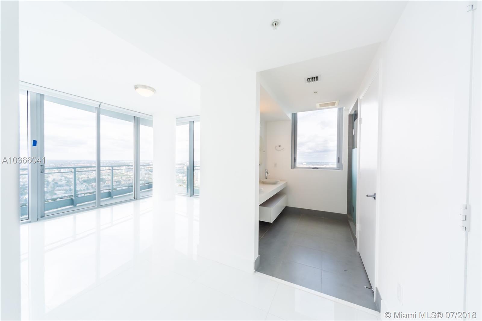 92 Southwest 3rd Street, Unit 4305 Miami, FL 33130 - Photo 21 of 33