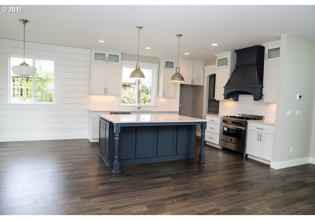 7445 Southwest 52nd Avenue Portland, OR 97219 - Photo 5 of 23 Gallery Image 5