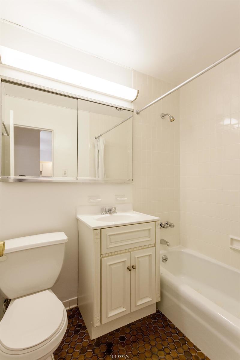138 East 38th Street, Unit 4F Manhattan, NY 10016 - Photo 5 of 6