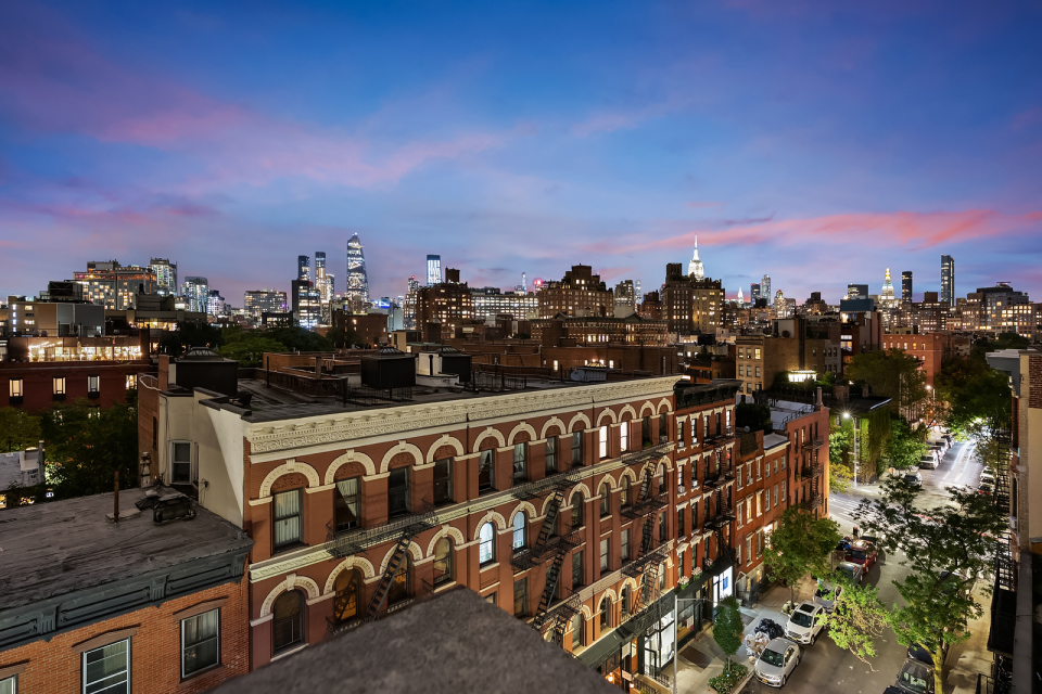 332 West 11th Street Manhattan, NY 10014 - Photo 4 of 7