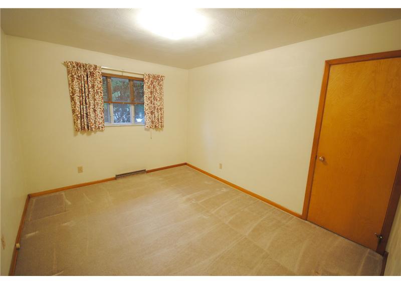 396 Upper Road Upper St. Clair, PA 15241 - Photo 5 of 15 Gallery Image 5