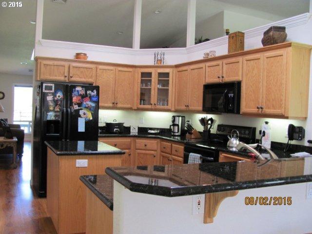 8483 South Myrtle Road Myrtle Creek, OR 97457 - Photo 5 of 16 Gallery Image 5