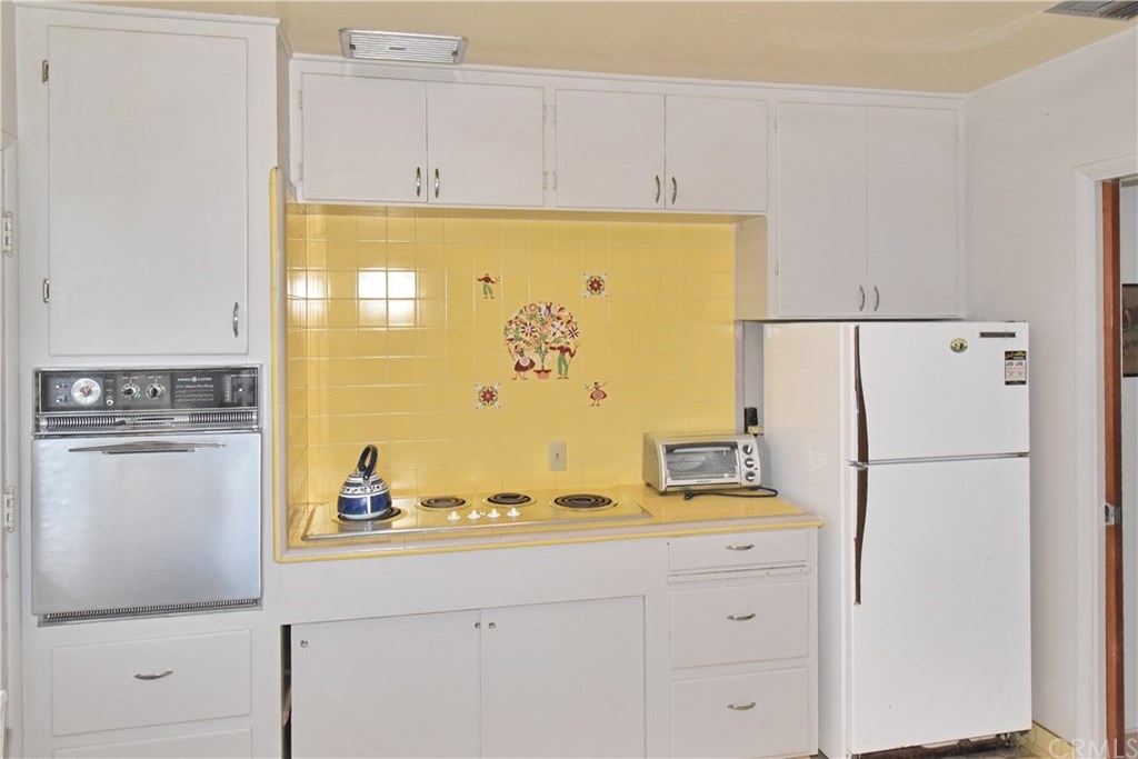 998 Pacific Avenue Cayucos, CA 93430 - Photo 18 of 23