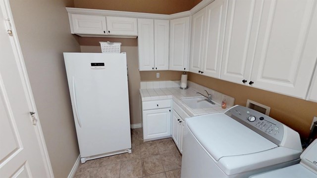 19177 Kanbridge Street Apple Valley, CA 92308 - Photo 28 of 60