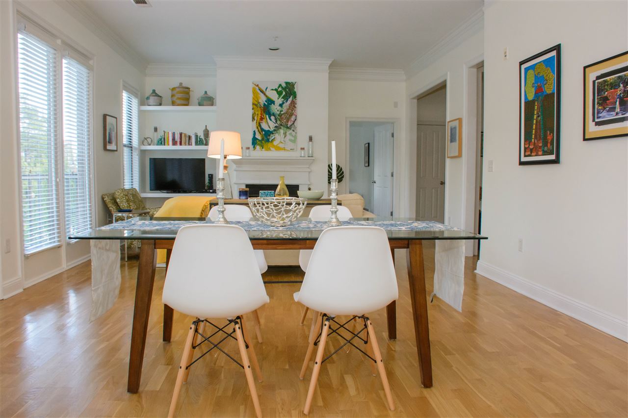 680 Harbor Bend Road, Unit 201 Memphis, TN 38103 - Photo 6 of 25 Dining Area Located Between Kitchen and Living Room