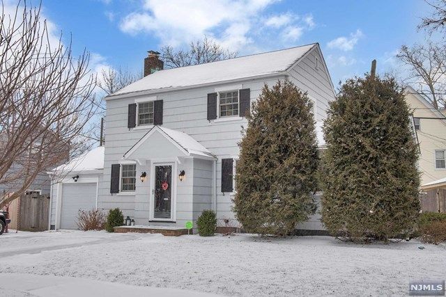 16 Cross Place Glen Ridge, NJ 07017 - Photo 2 of 15