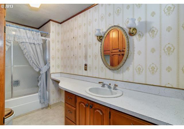 2559 Southeast Barnes Road Gresham, OR 97080 - Photo 14 of 14 Gallery Image 14