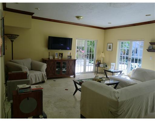 244 Southwest 28th Road Miami, FL 33129 - Photo 8 of 24