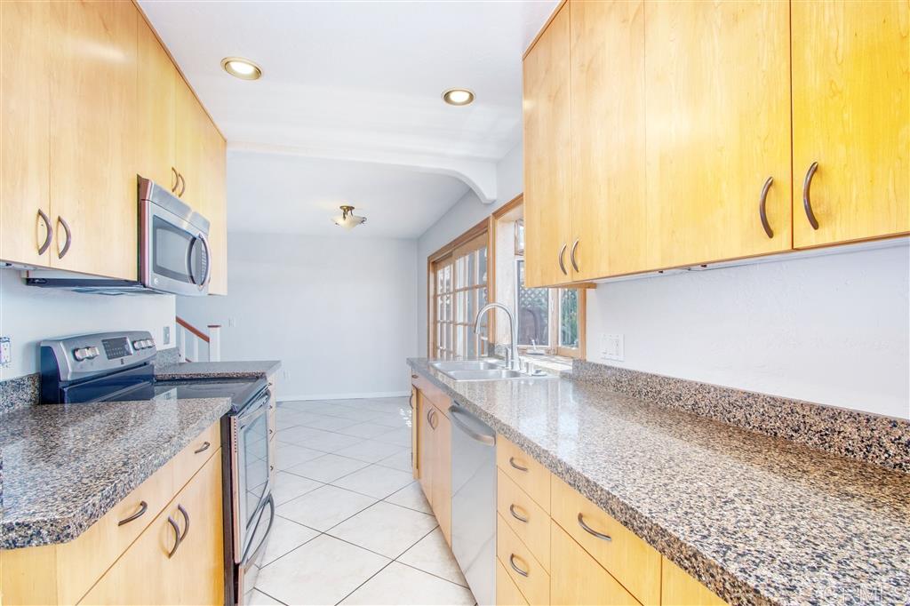 481 Bay Meadows Way Solana Beach, CA 92075 - Photo 11 of 25