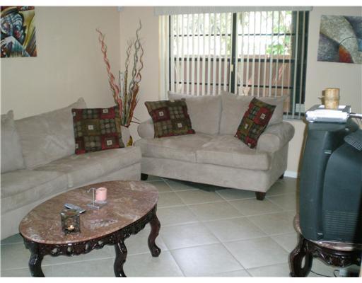 7034 Southwest 114th Place, Unit H51 Miami, FL 33173 - Photo 5 of 13