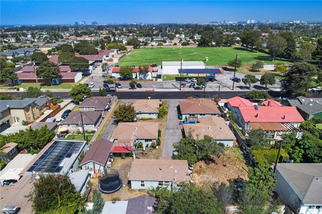 223 23rd Street Costa Mesa, CA 92627 - Photo 2 of 10