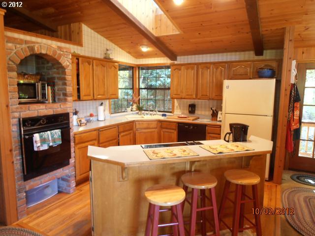 501 Rogue Riffle Drive Grants Pass, OR 97526 - Photo 2 of 14 Gallery Image 2
