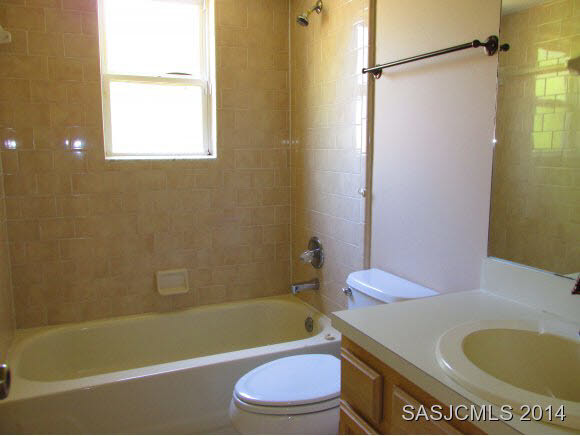 322 Shamrock Road St. Augustine, FL 32086 - Photo 14 of 17 Guest Bathroom