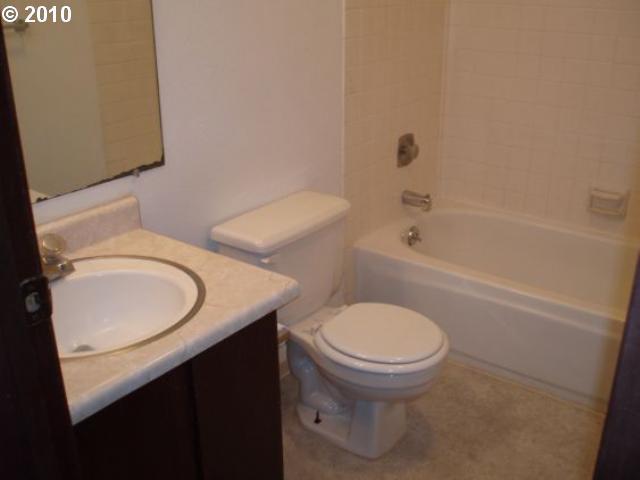 326 Northwest 14th Street, Unit 2 Pendleton, OR 97801 - Photo 10 of 16 Gallery Image 10