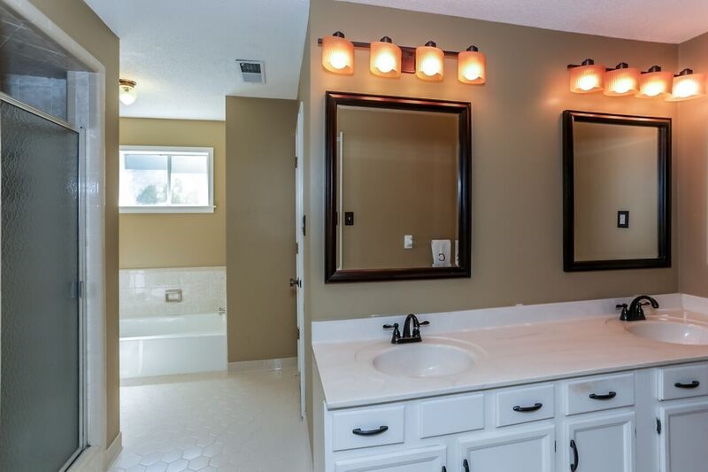8071 Ridgetown Lane Germantown, TN 38138 - Photo 16 of 25 Gallery Image 16