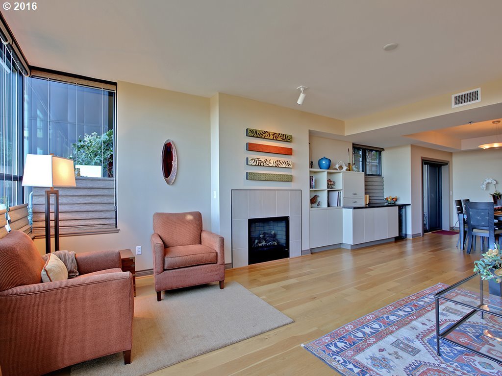 2448 Northwest Westover Road, Unit 102 Portland, OR 97210 - Photo 16 of 22 Gallery Image 16