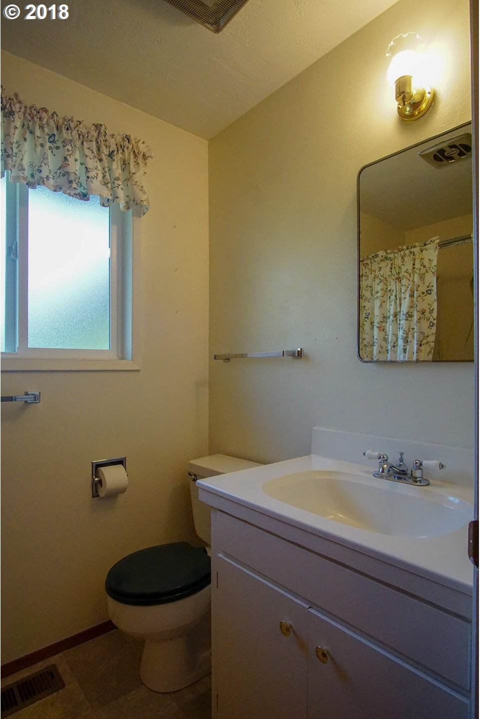 2493 17th Place Springfield, OR 97477 - Photo 11 of 27 Gallery Image 11