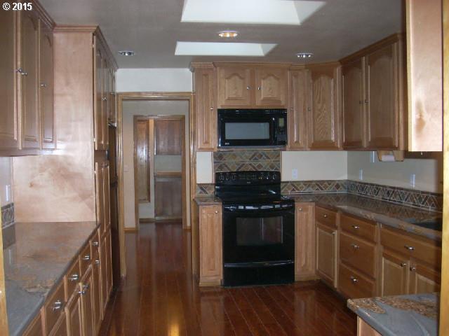2552 Lewis River Road Woodland, WA 98674 - Photo 8 of 15 Gallery Image 8